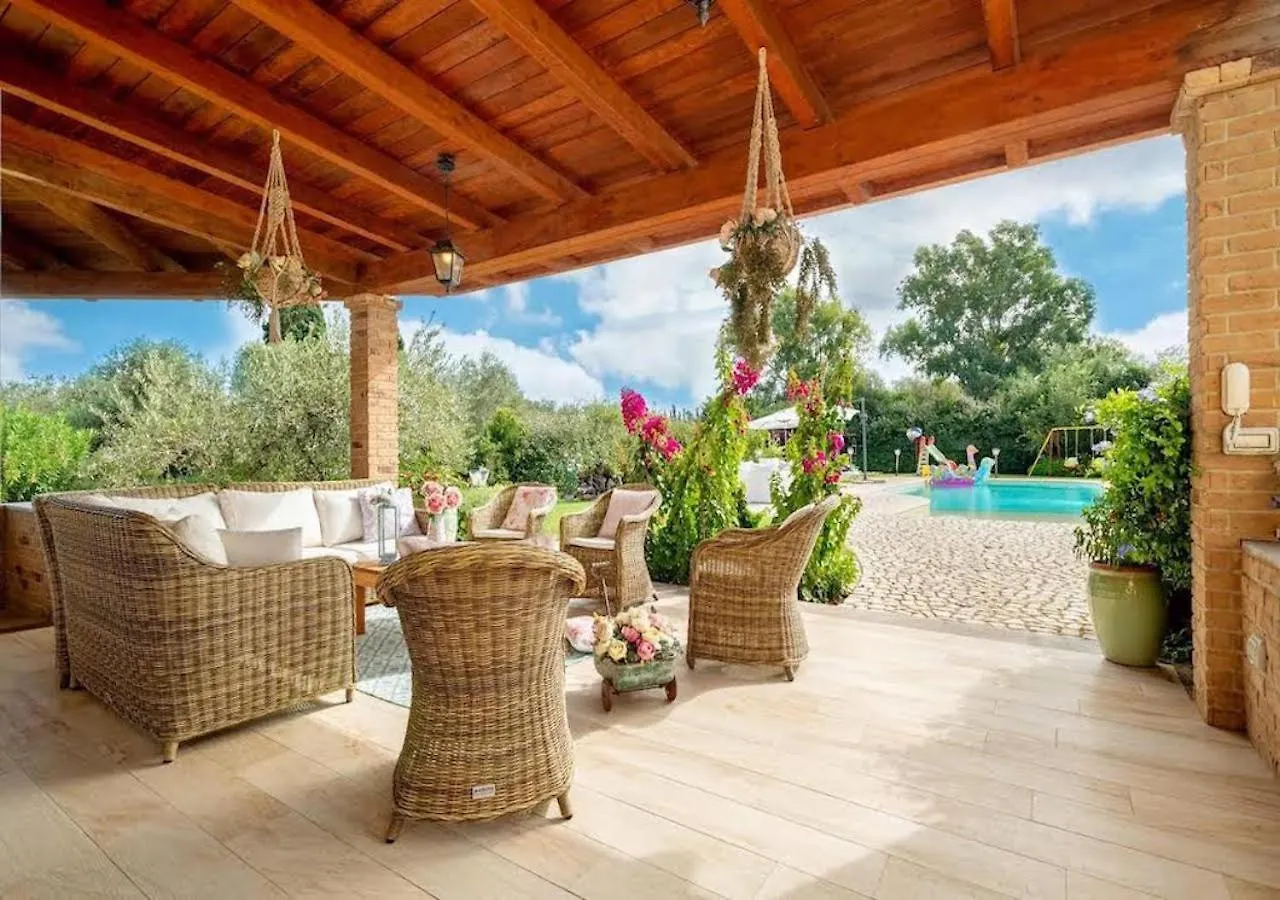 Villa Dolores , With A Spectacular Swimming Pool With Hydromassage And A Big Garden For The Children - Iun S3325 location