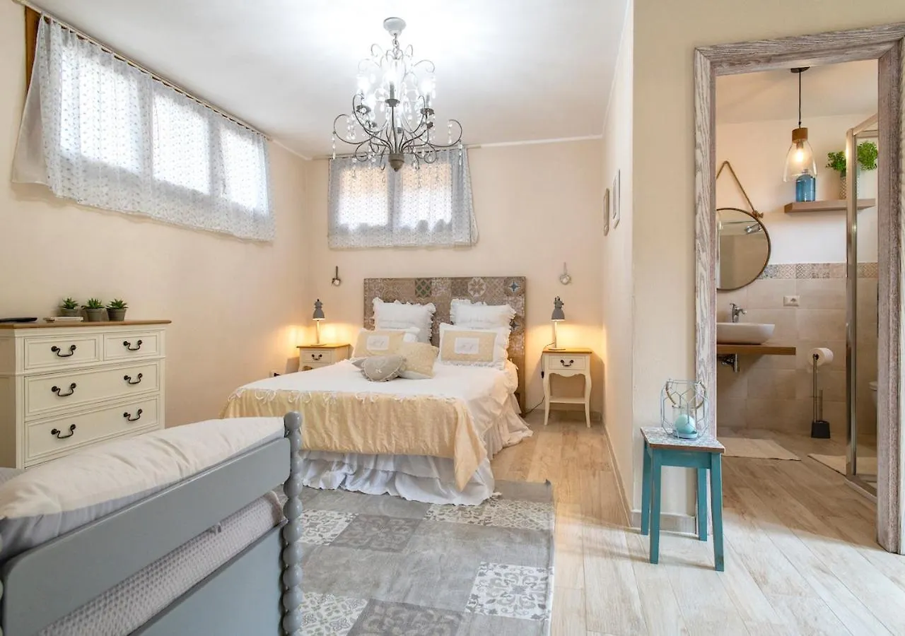 Villa Dolores , With A Spectacular Swimming Pool With Hydromassage And A Big Garden For The Children - Iun S3325 Alguer